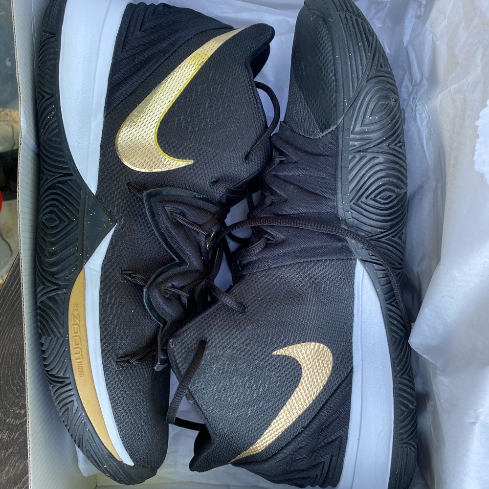 Nike Kyrie 5